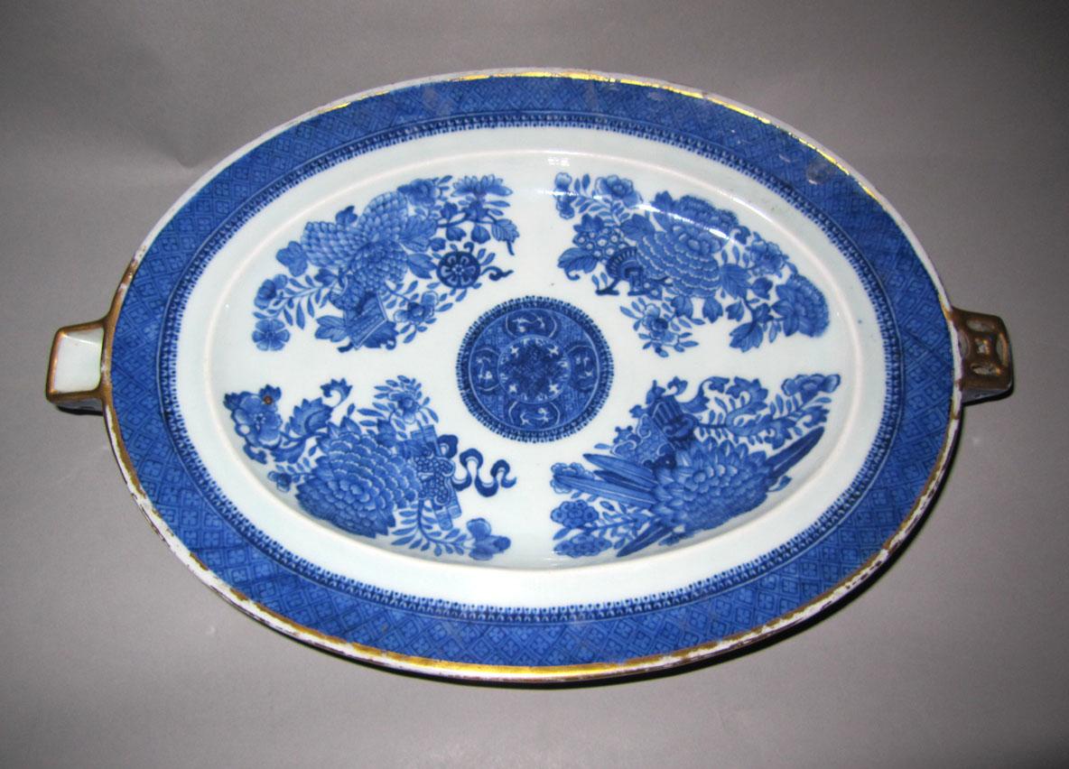2010.0008.103 A Porcelain dish top