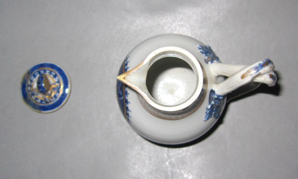 2010.0008.145 A,B Porcelain cream jug top