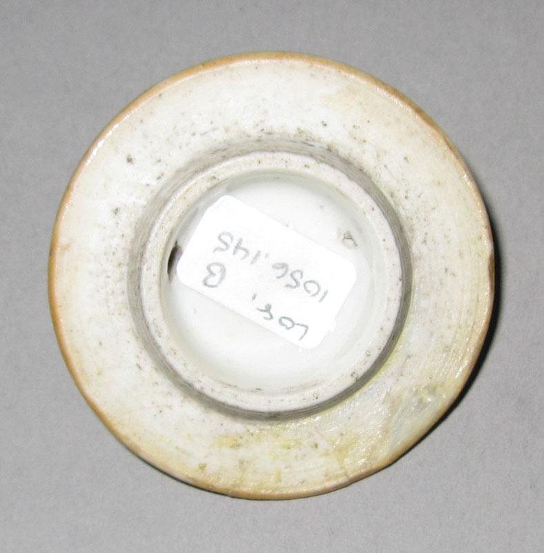 2010.0008.145 B Porcelain cream jug underside