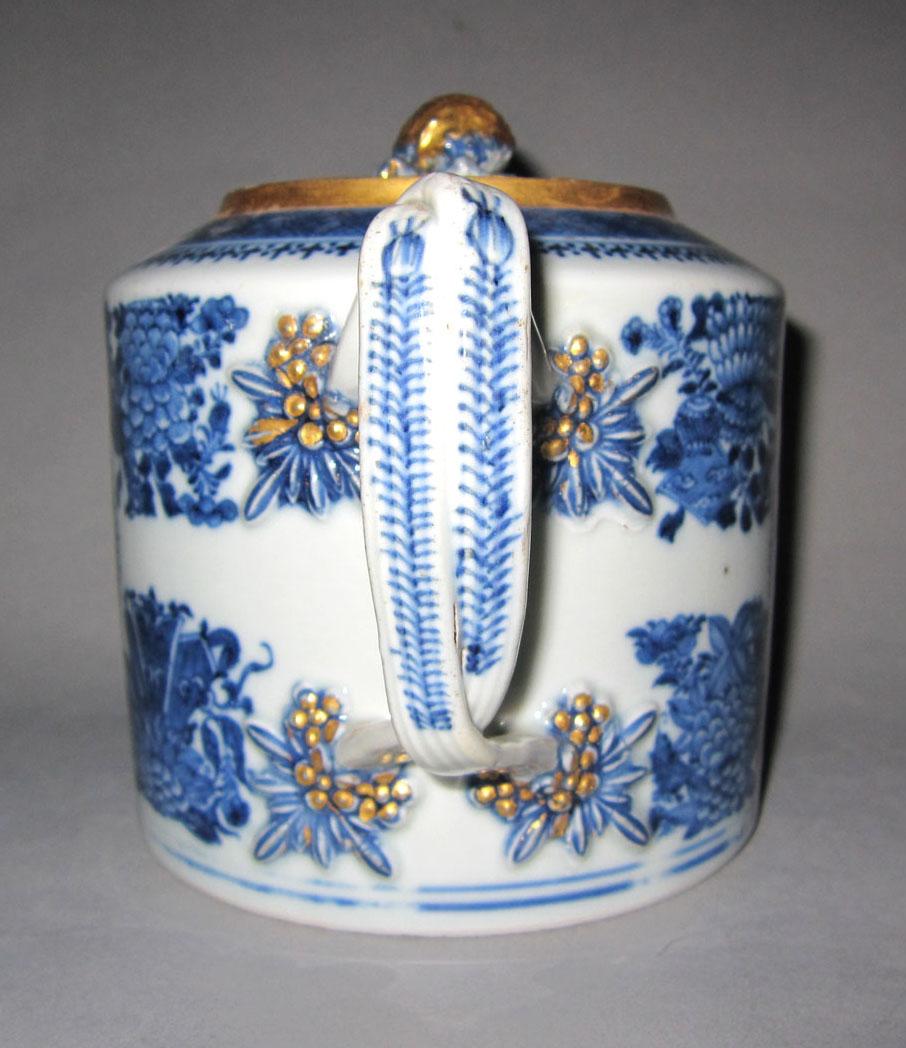 2010.0008.156 A,B Porcelain teapot handle