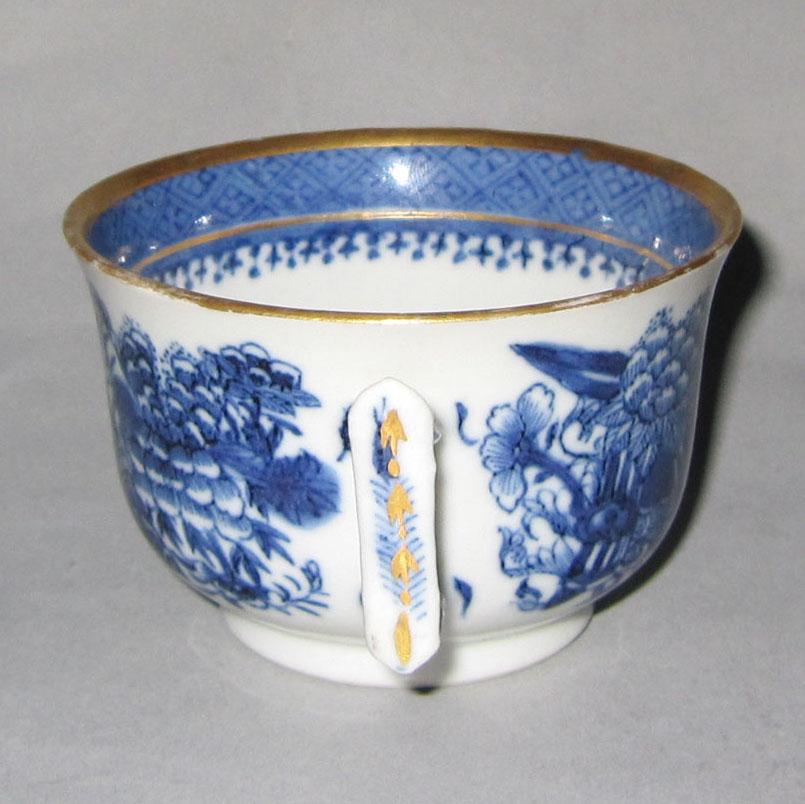 2010.0008.048 A Porcelain teacup handle