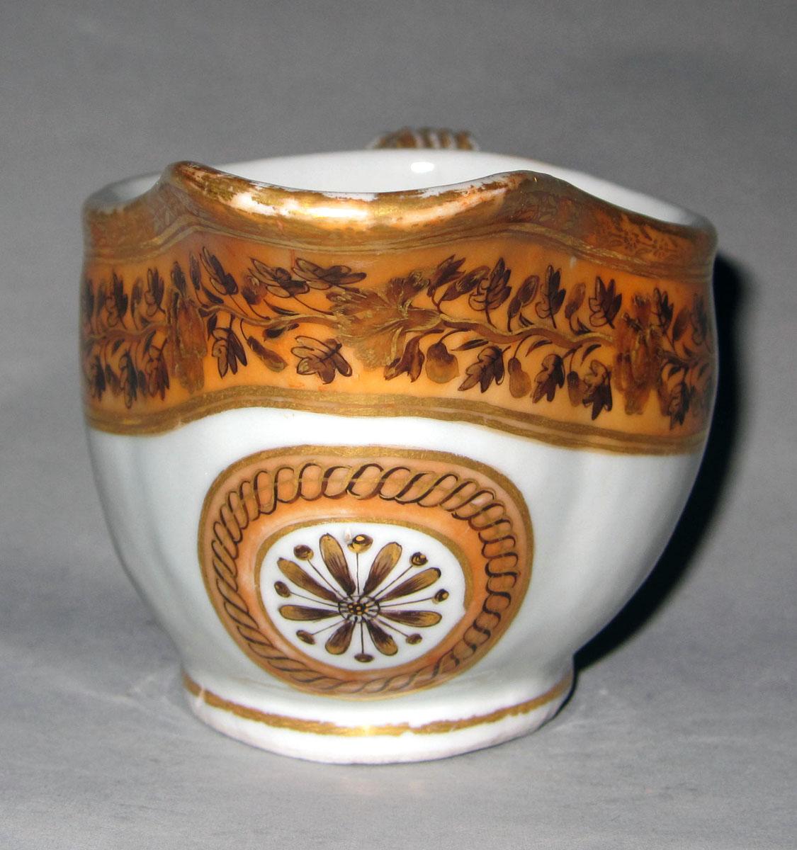 1958.2499 Porcelain sauceboat medallion