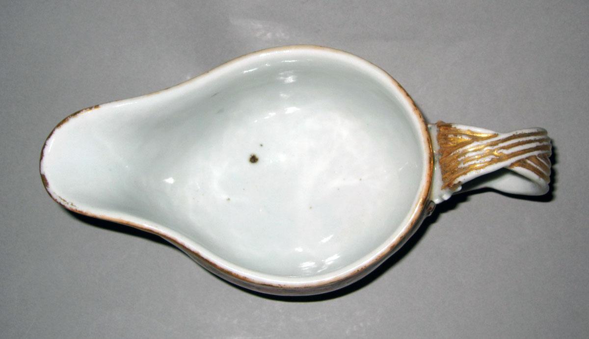 1958.2499 Porcelain sauceboat top