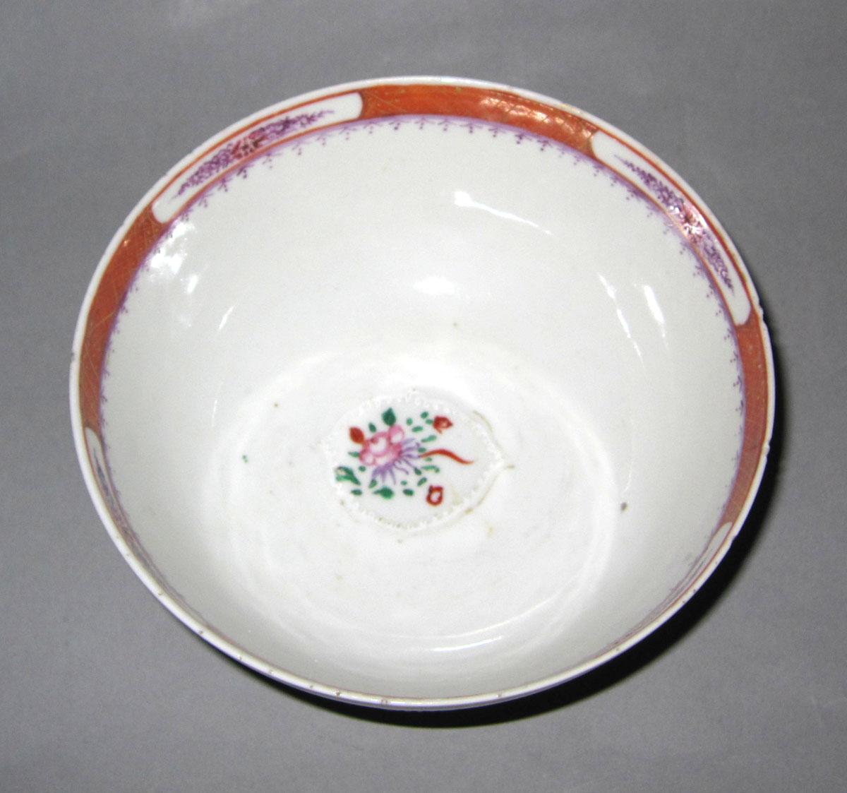1958.2503 Porcelain bowl top