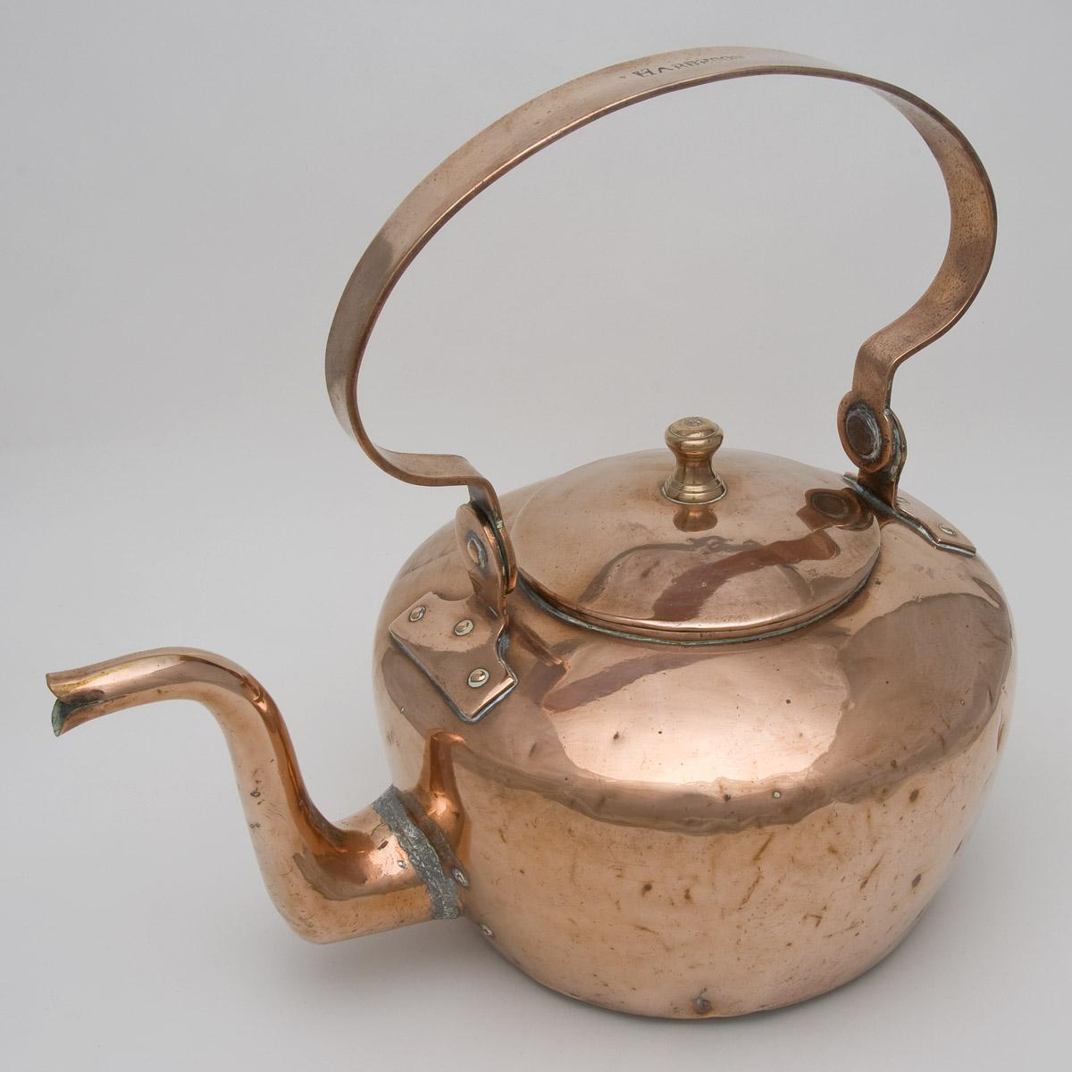 2009.0031 A, B Kettle