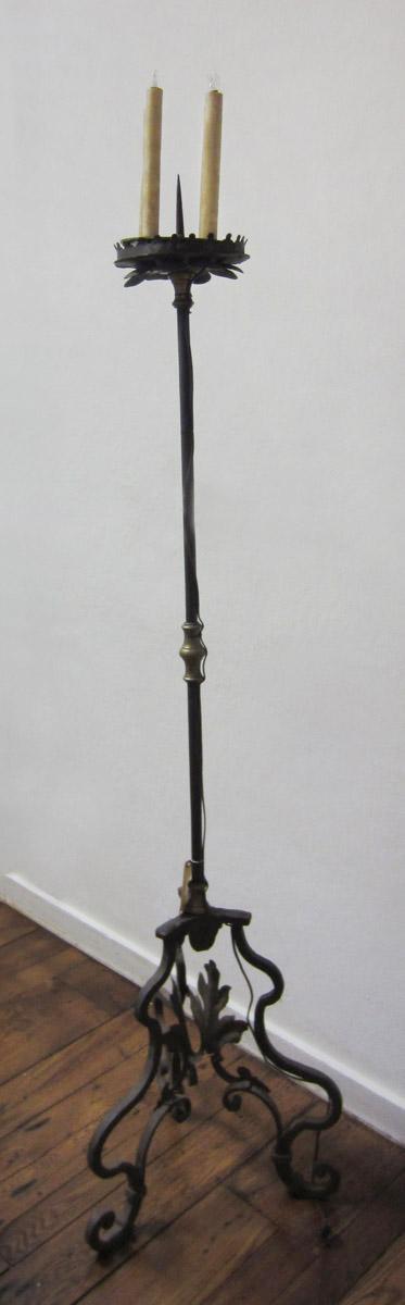 1970.0700.001 Torchere