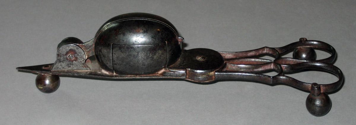 1958.2519 Snuffer
