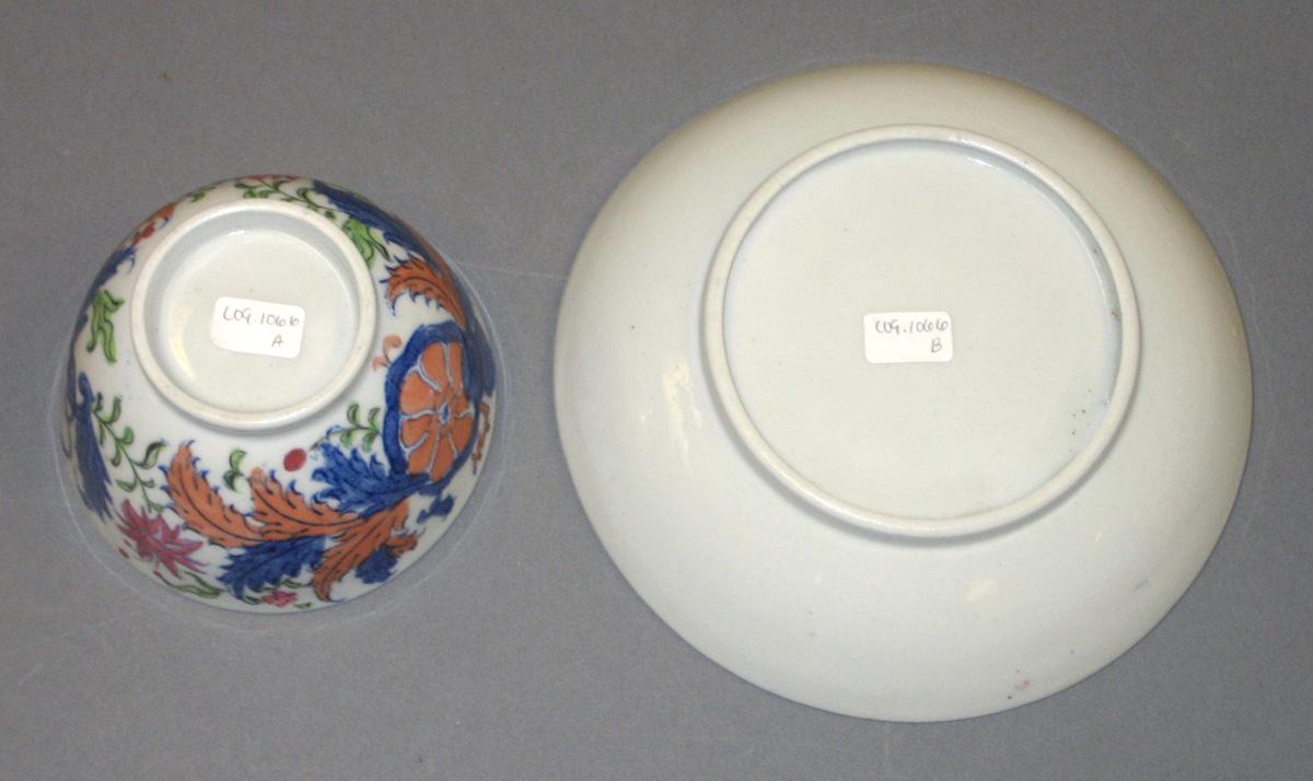 2009.0025 A, B New Hall teabowl and saucer bottom
