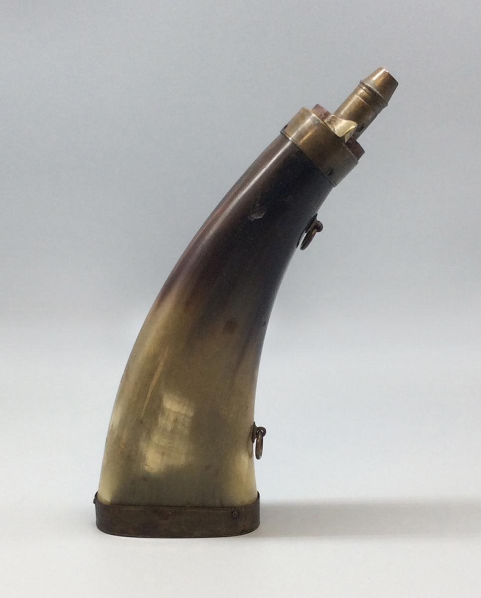 2010.0012.019 Flask, view 2
