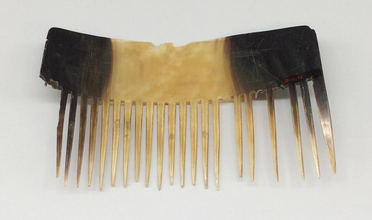 2010.0012.023 Comb, view 2