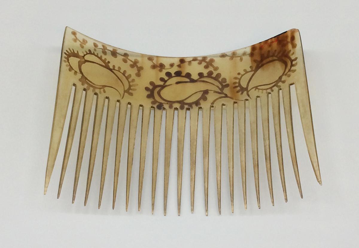 2010.0012.025 Comb, view 2