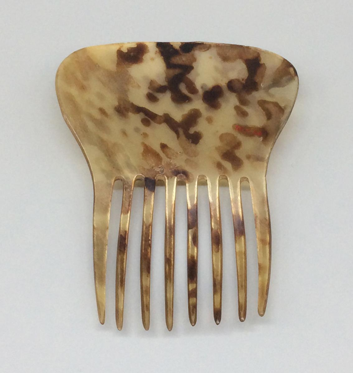 2010.0012.026 Comb, view 2