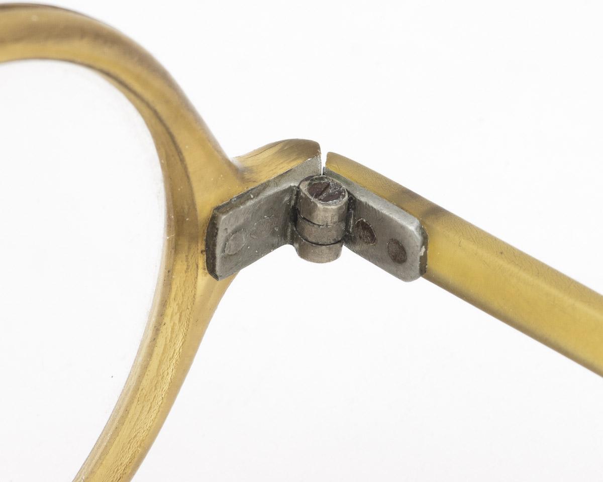 2010.0012.040 Spectacles, Eyeglasses (detail 2)