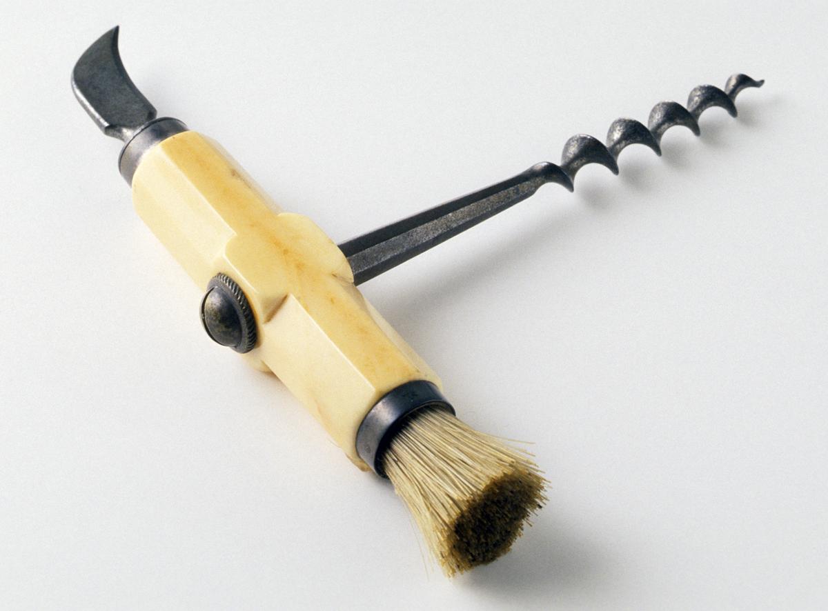 1958.2538 Corkscrew with Brush