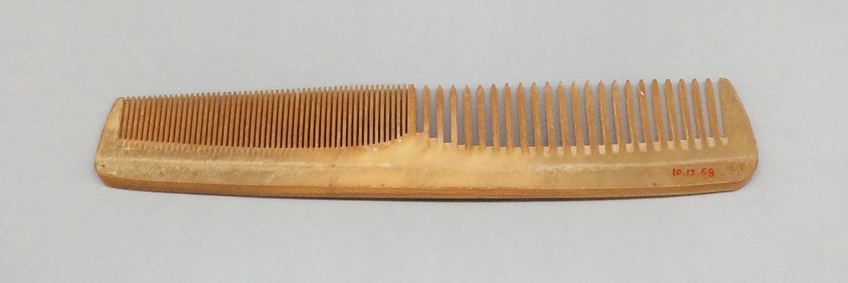 2010.0012.058 Comb, view 2