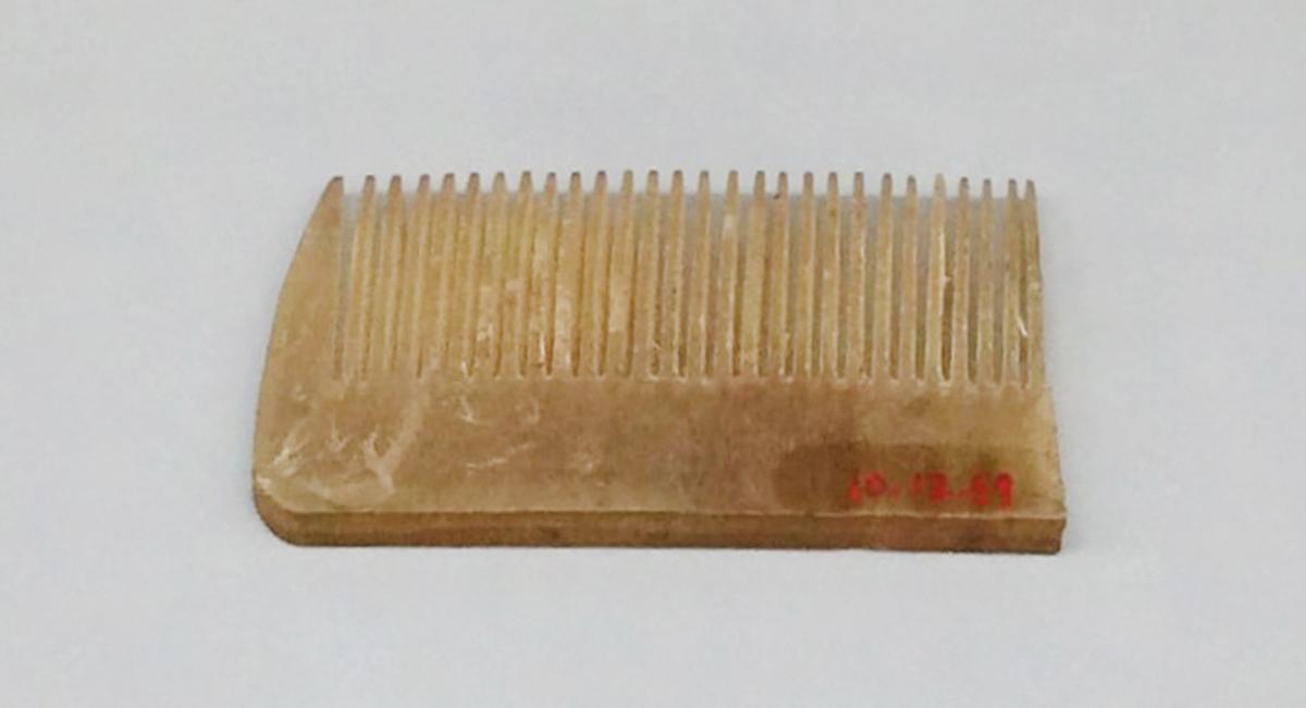 2010.0012.059 Comb, view 2