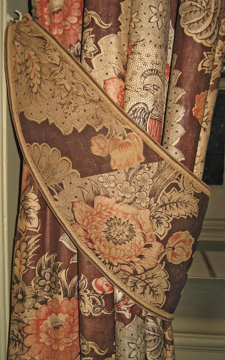 1955.0649.002 window hangings tieback