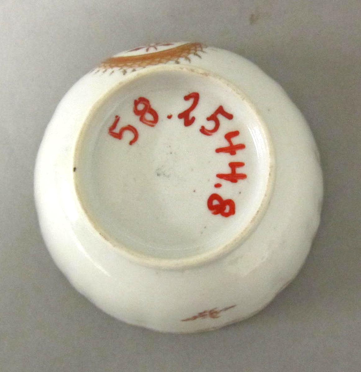 1958.2544.008 Porcelain teabowl underside