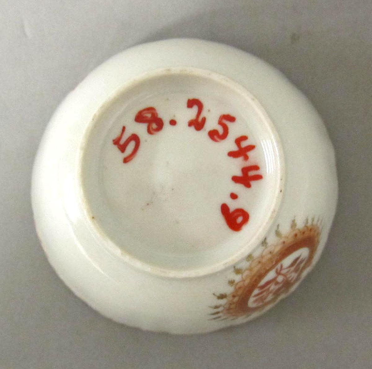 1958.2544.009 Porcelain teabowl underside