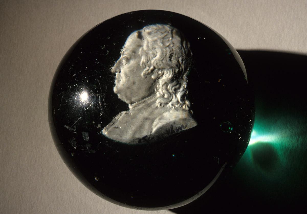 1958.2580 Glass paperweight