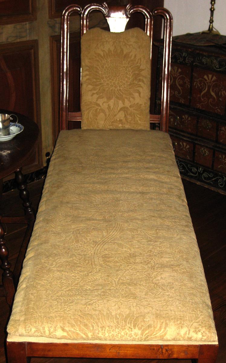 1969.5500.001,.002 cushions on 1958.1509