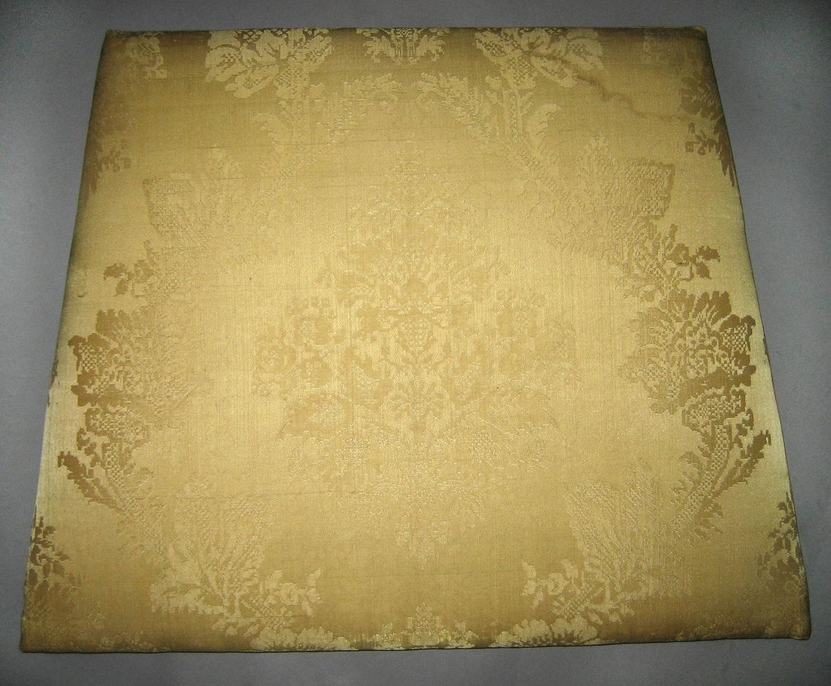 1969.5525 Slip seat for chair 1954.0532 view 1