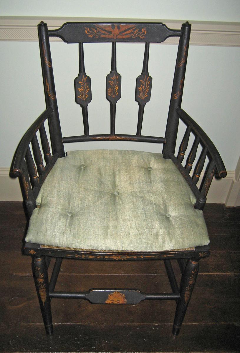 1957.0972.002 Chair and cushion 1969.5529.001 view 2