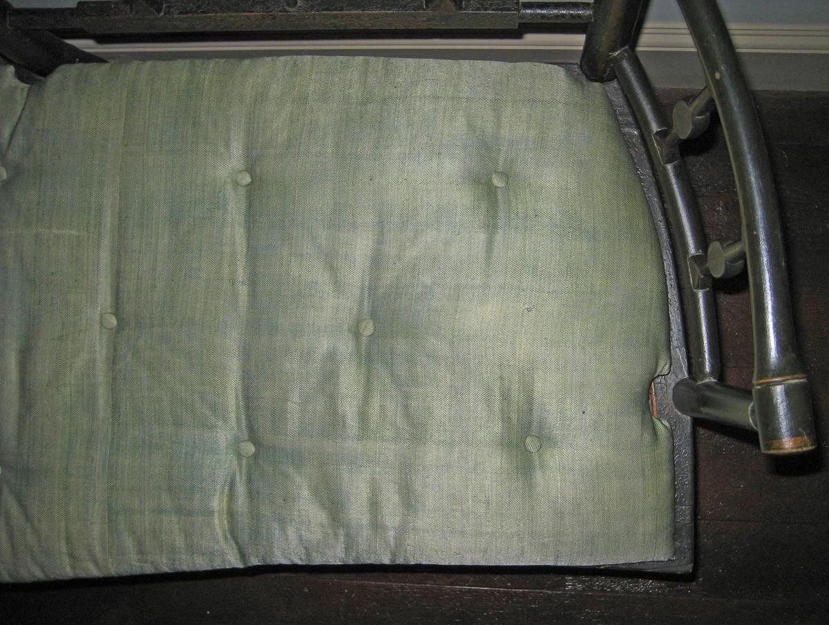 1957.0981 Settee and 1969.5530 cushion detail 2