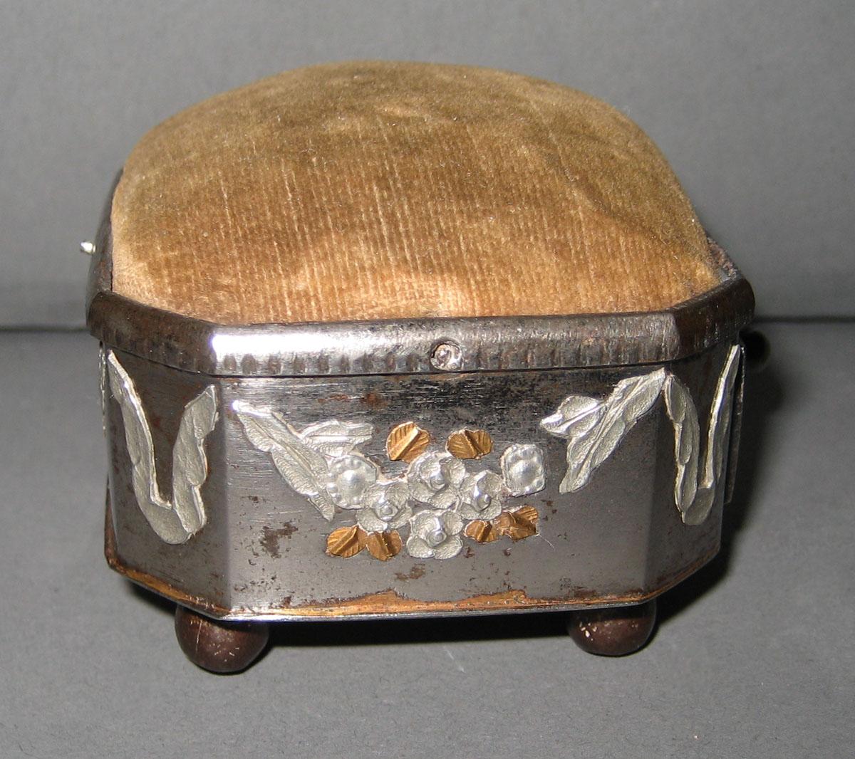 1958.2590 C Pincushion