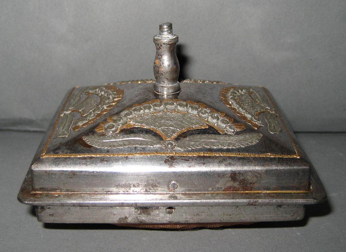 1958.2590 B Pincushion