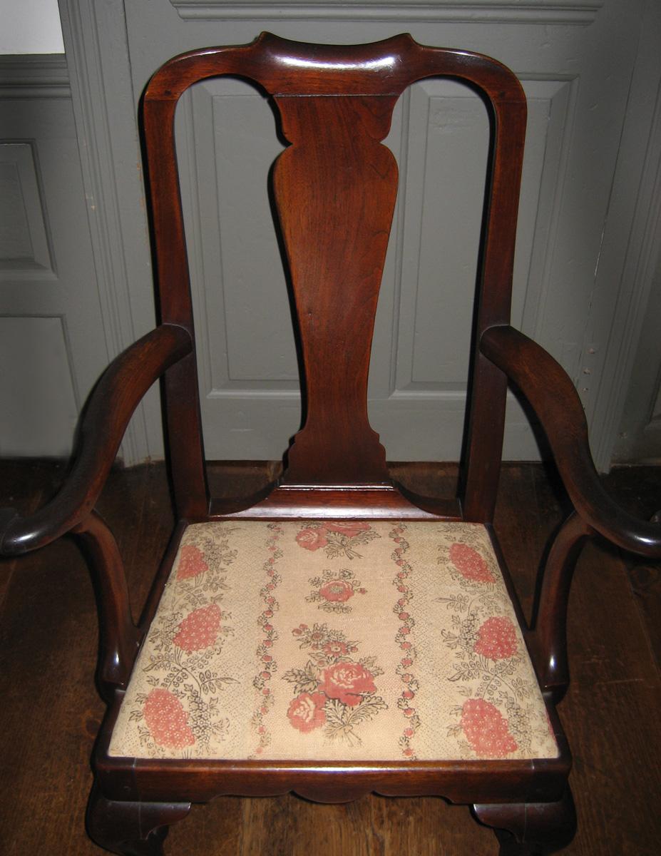 1958.2594 chair with 1984.0618 slip seat view 2