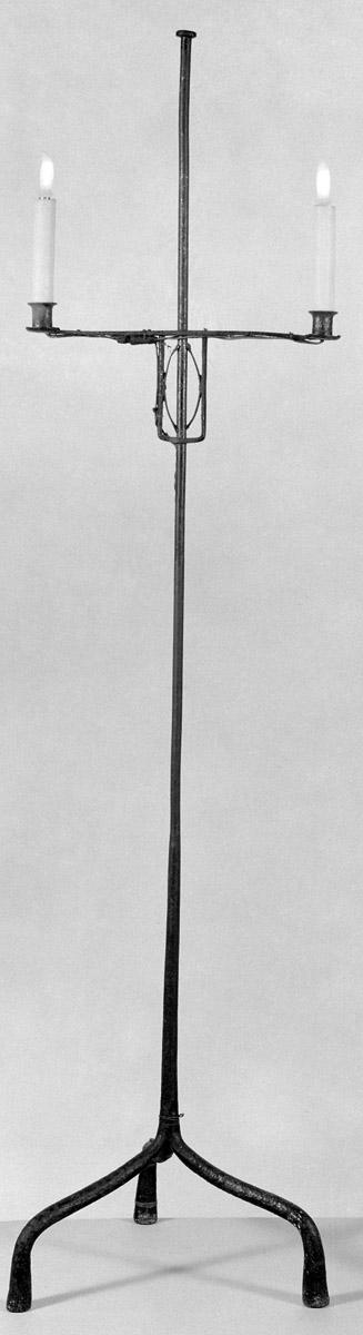 1958.2602 Candlestand