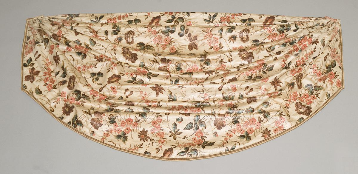 1957.1282.002 b Bed hanging, valance