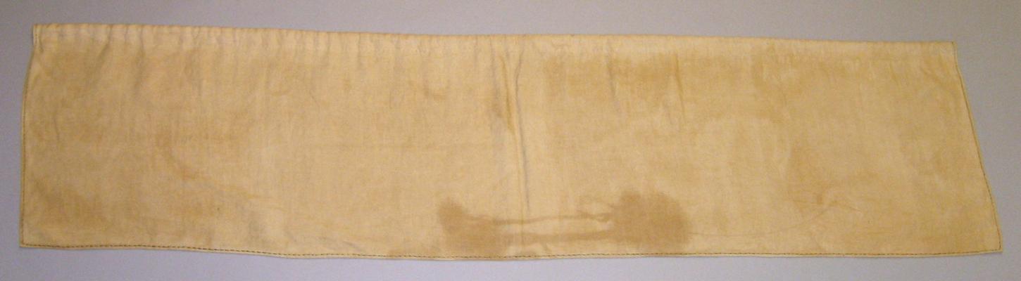 1952.0326.005 e Bed hanging, base valance